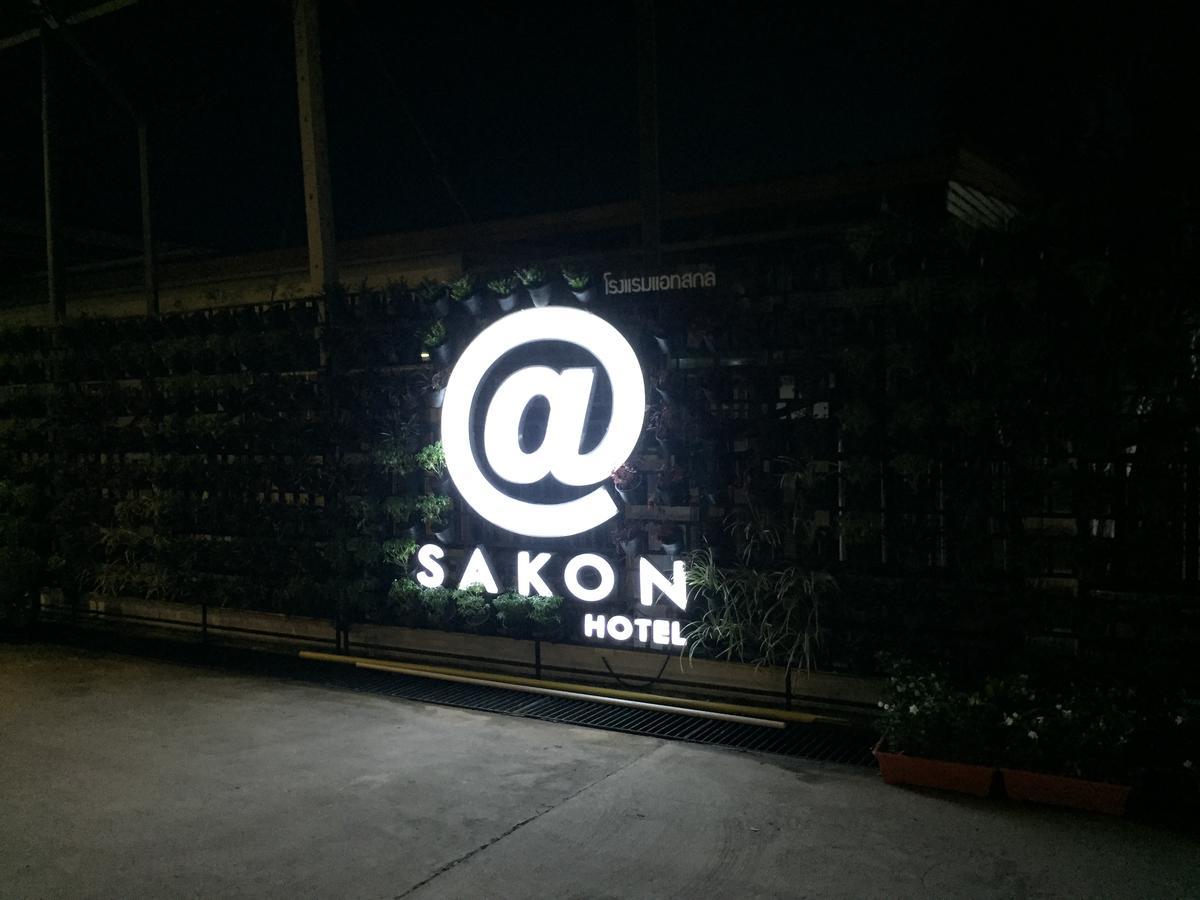 At Sakon Hotel Саконнакхон Экстерьер фото