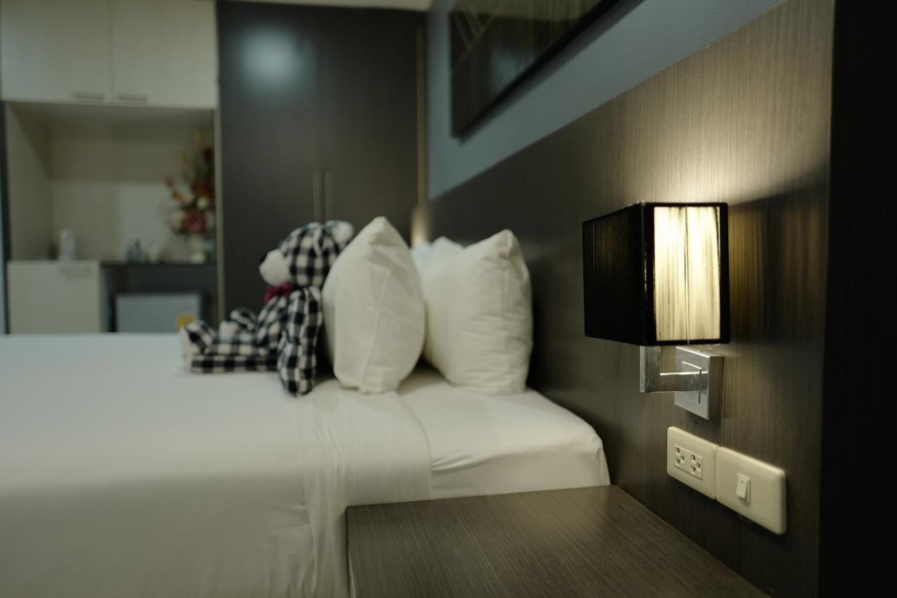 At Sakon Hotel Саконнакхон Экстерьер фото
